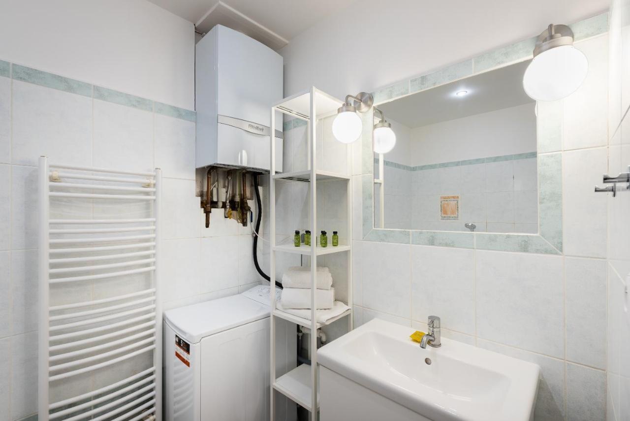 Budget Reznicka Apartment Praga Esterno foto