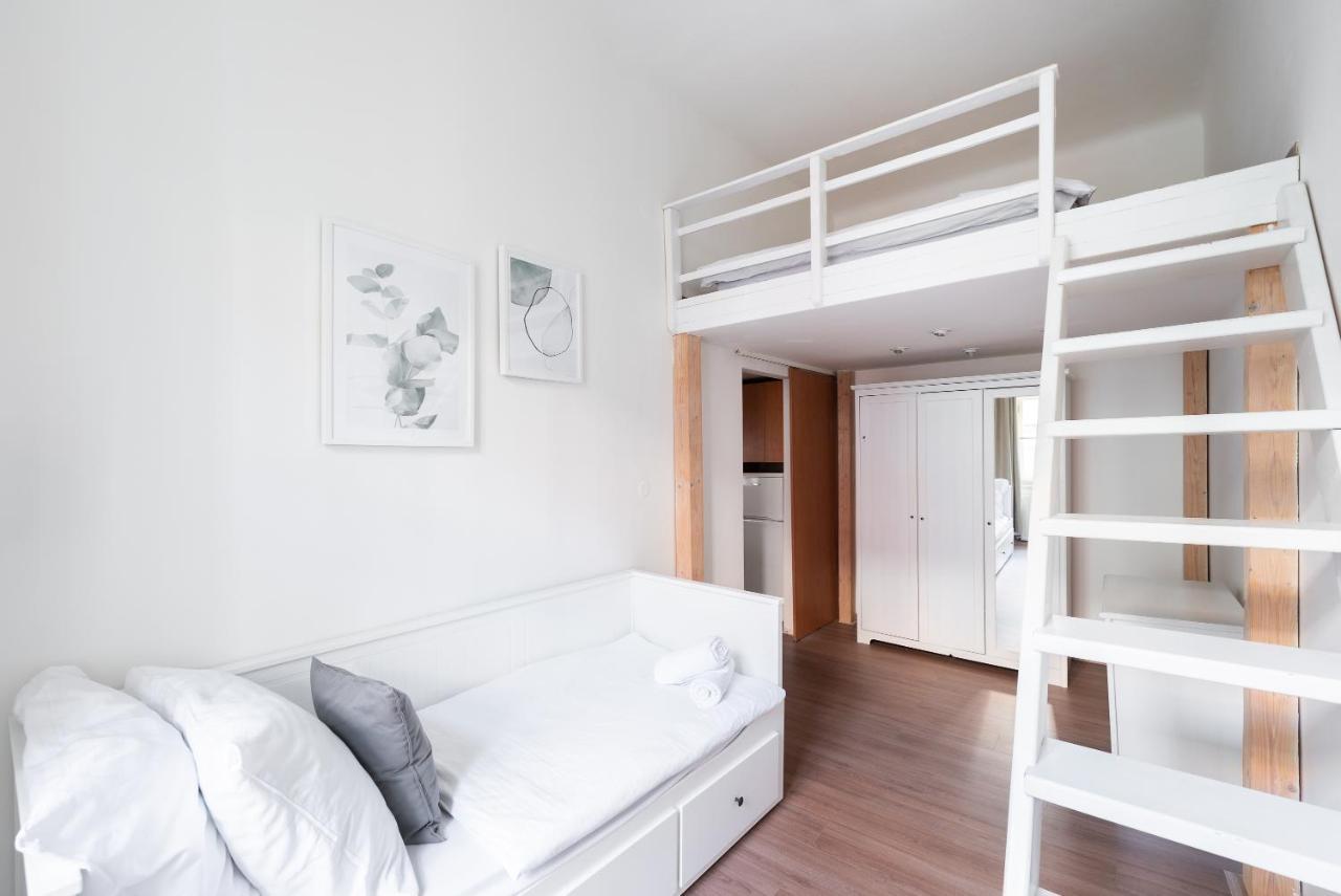 Budget Reznicka Apartment Praga Esterno foto
