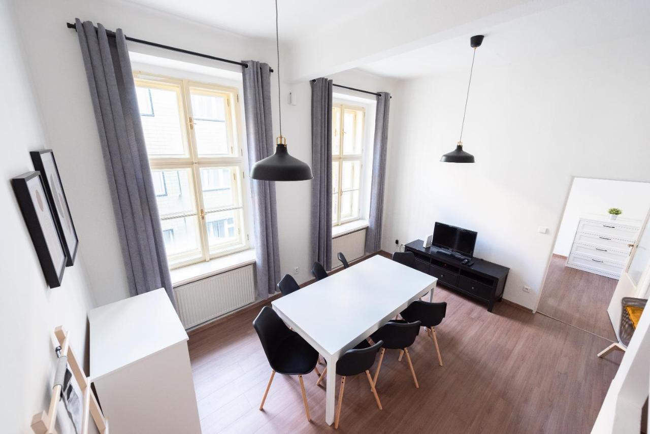 Budget Reznicka Apartment Praga Esterno foto